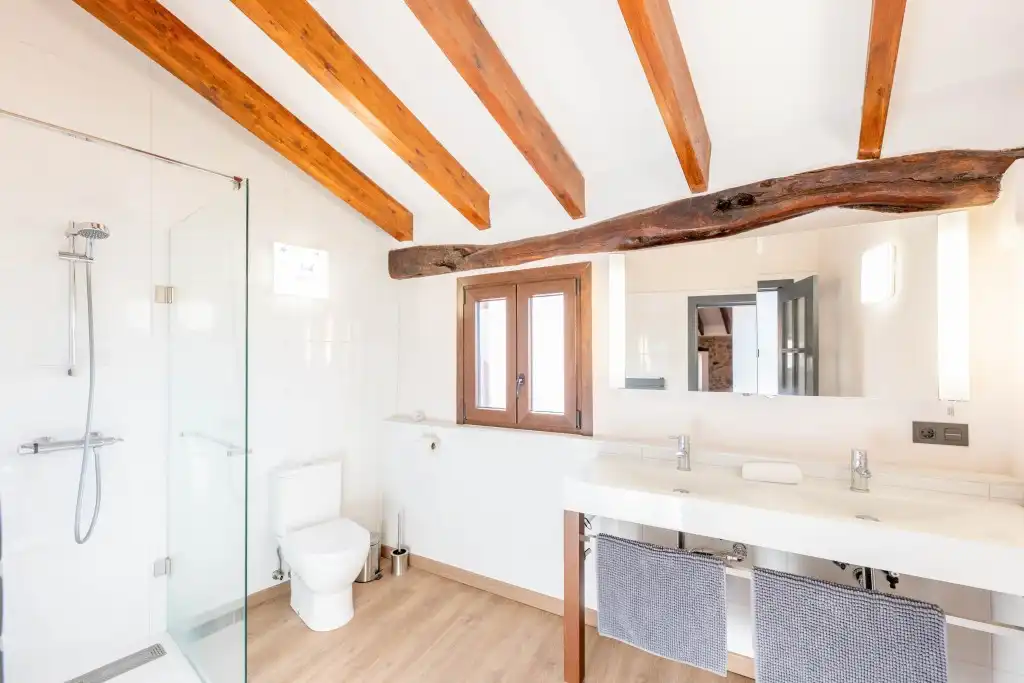 Bathroom of Country homes for sale in Calvià  with Air Conditioner, Heating and Terrace