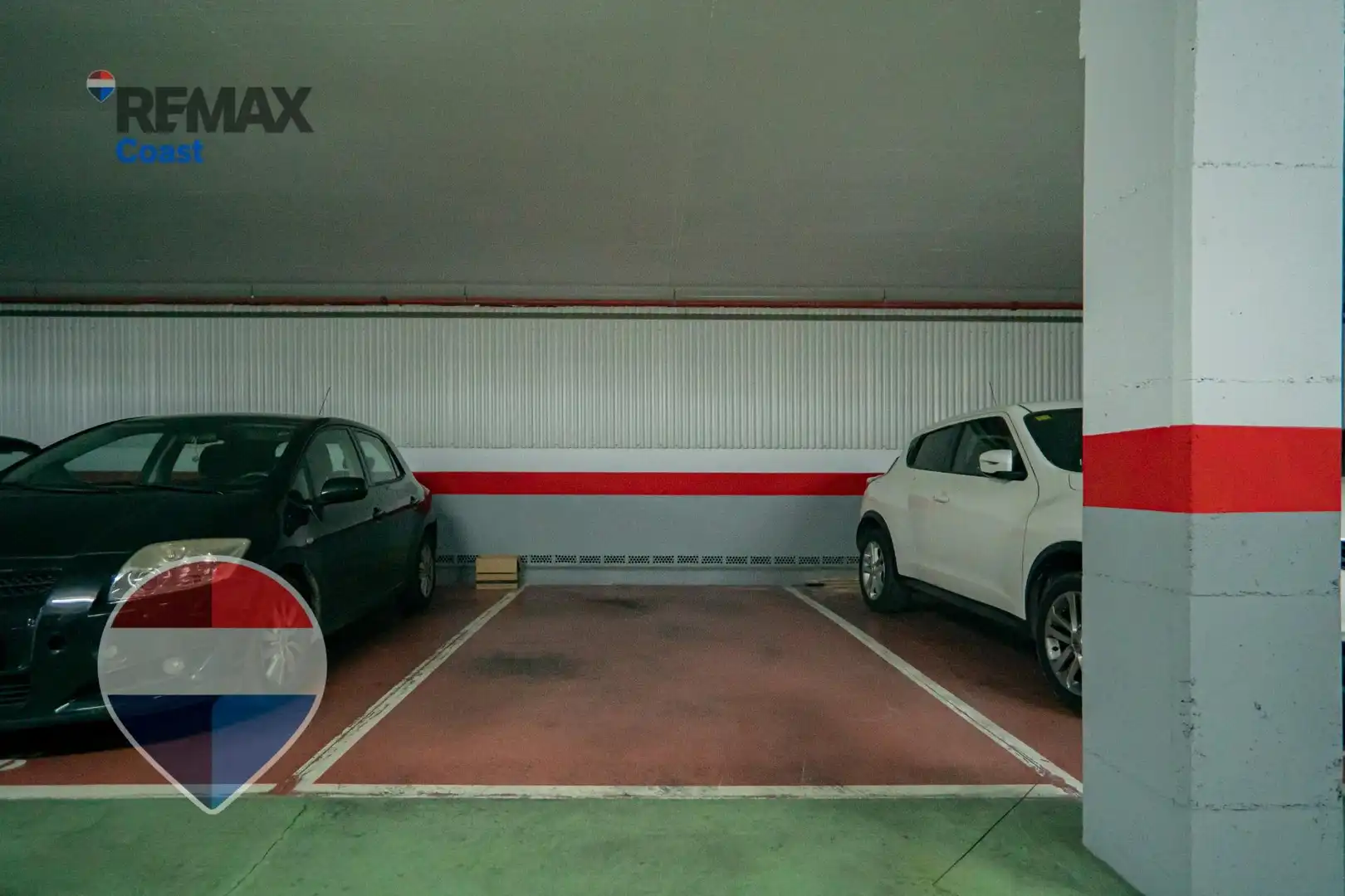 Parking de Piso en venta en Málaga con Aire acondicionado, Calefacción y Jardín privado