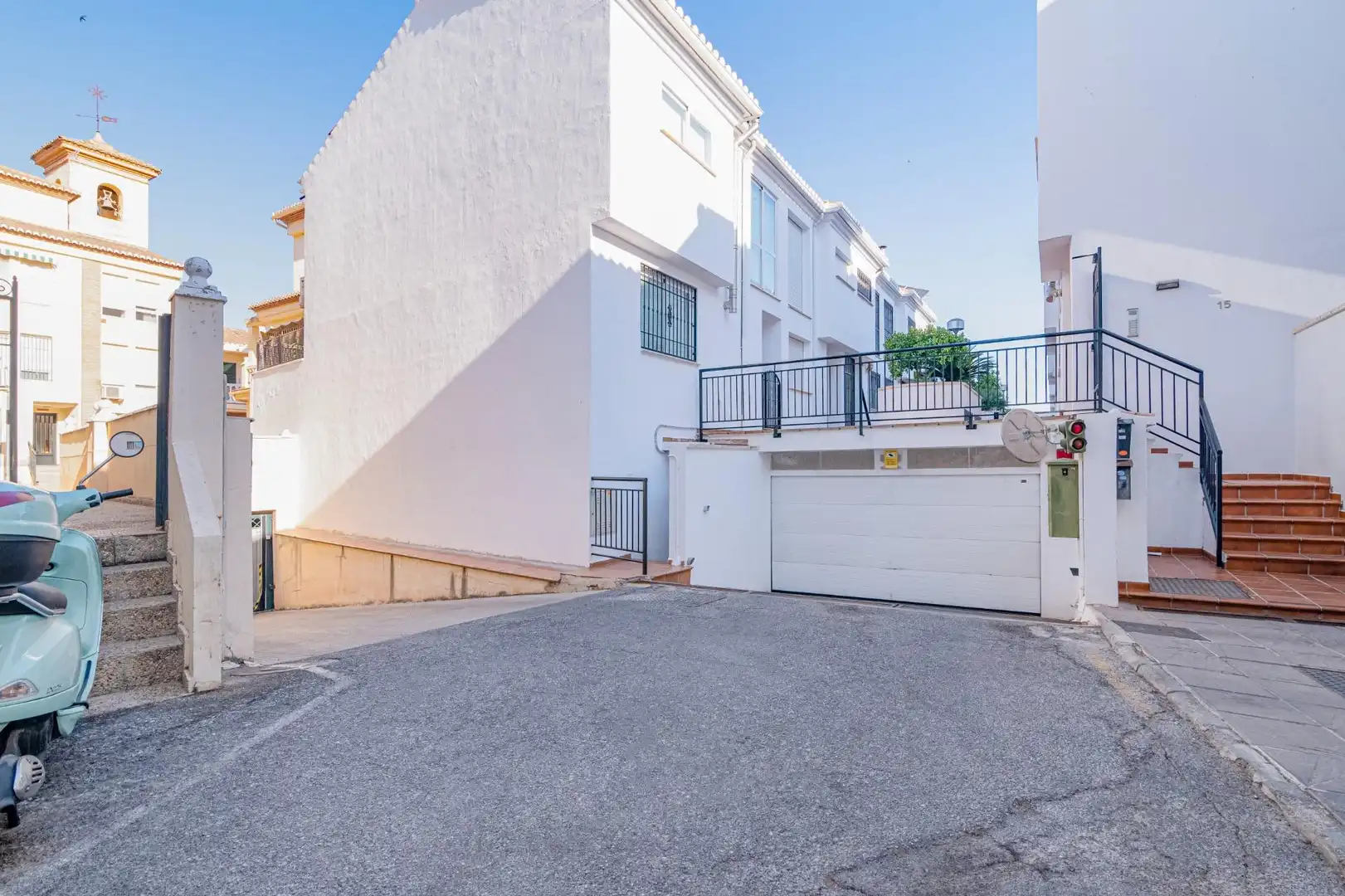 Vista exterior de Garaje en venta en Cájar