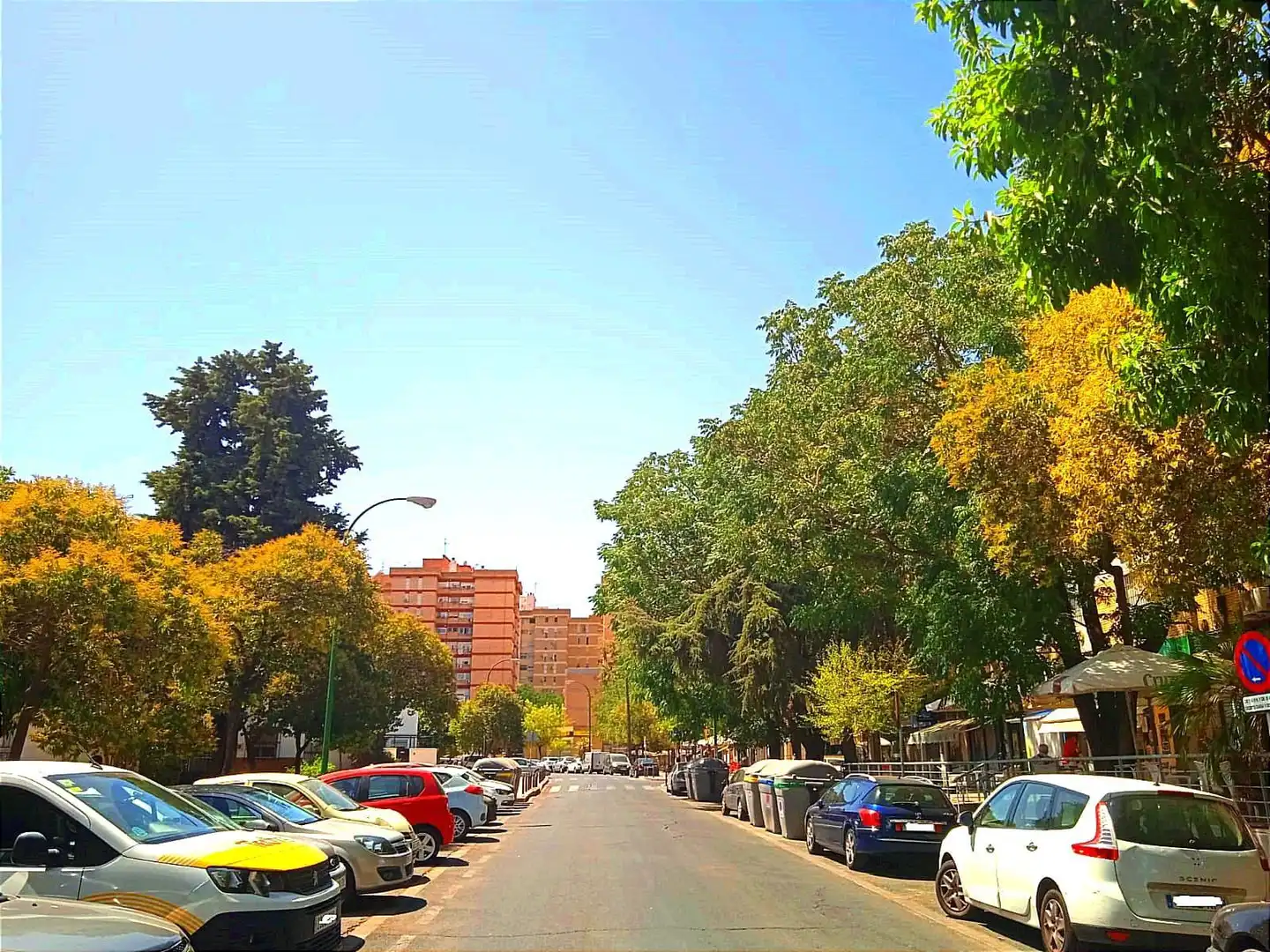 Vista exterior de Casa adosada en venta en Sevilla con Aire acondicionado y Trastero