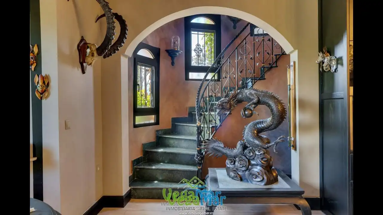 Country homes for sale in Freila