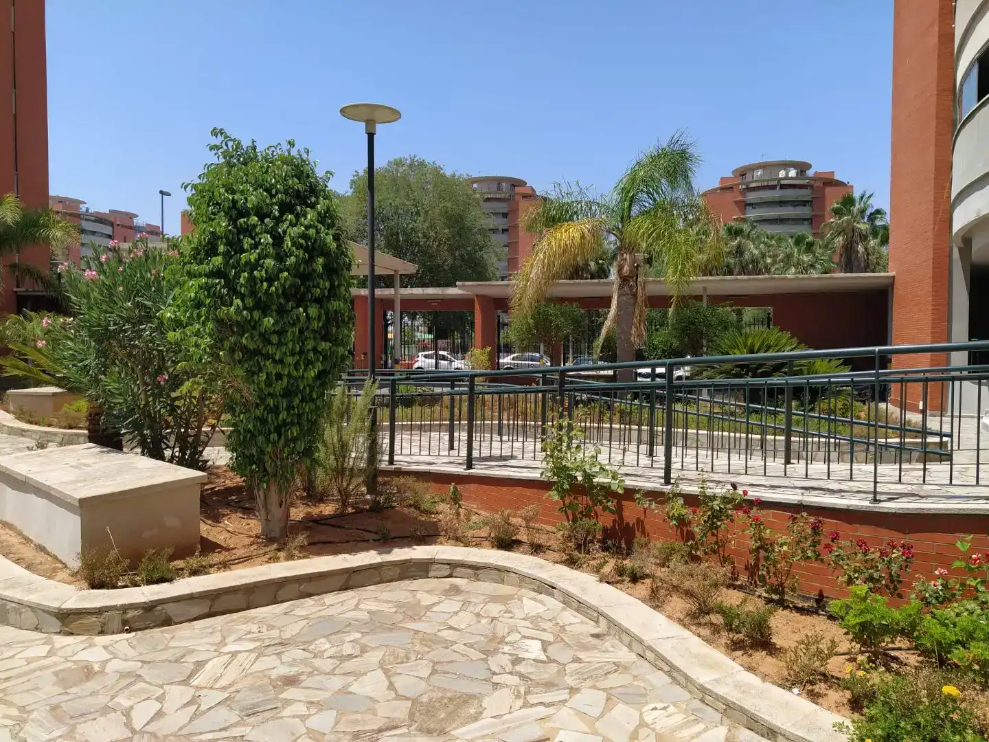Terrasse von Wohnung zur Miete in  Sevilla Capital mit Klimaanlage und Schwimmbad