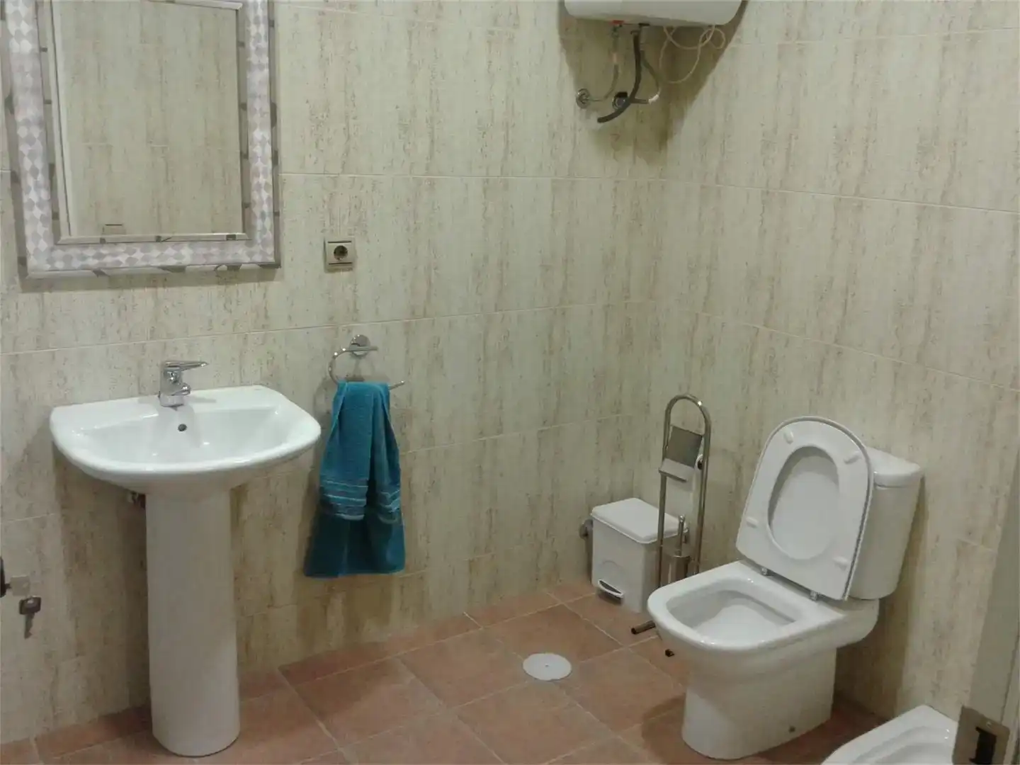 Badezimmer von Fabrikhallen zum Verkauf in Almería