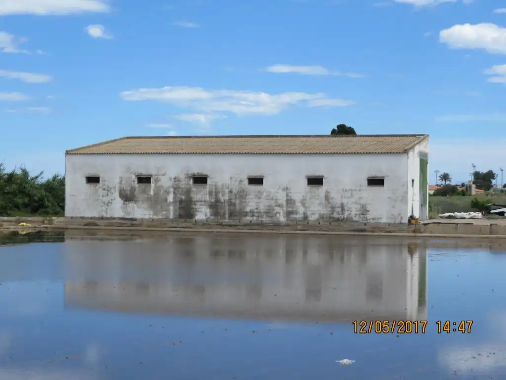 Vista exterior de Nave industrial en venta en Sueca