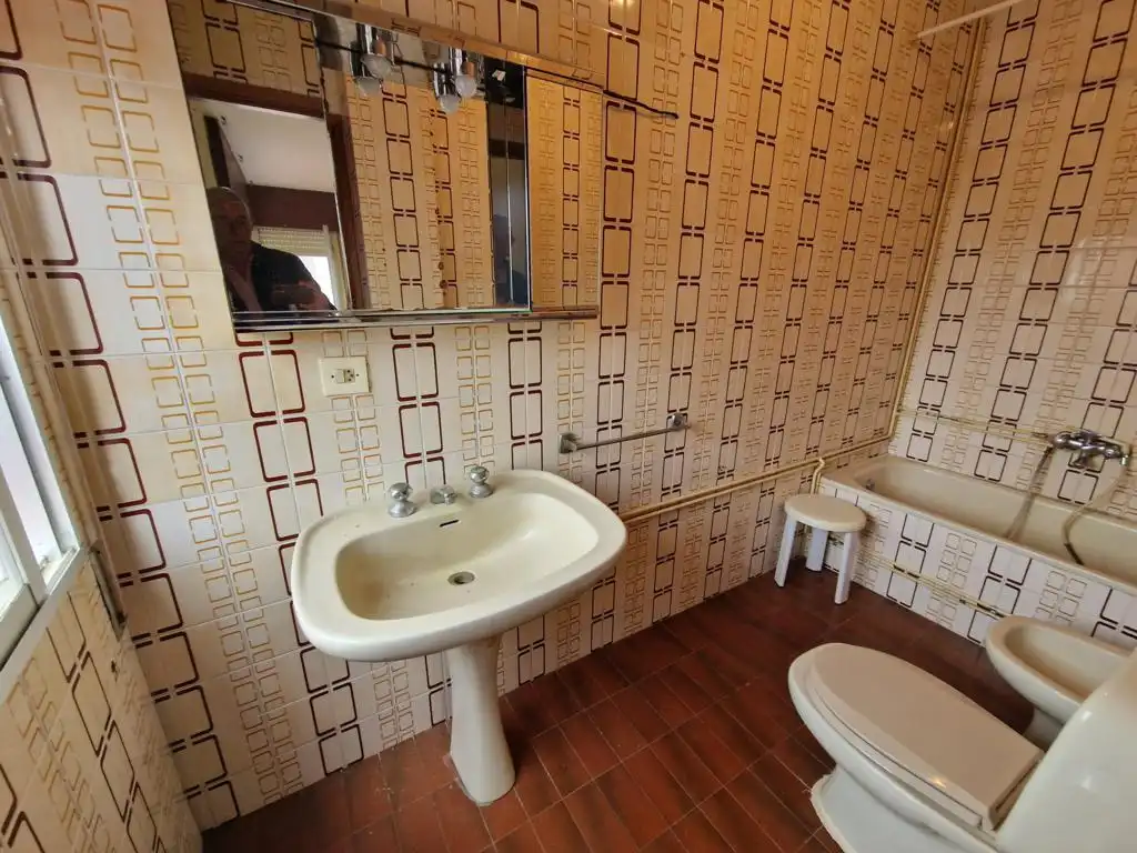 Baño de Piso en venta en Vilanova de Arousa con Parquet, Amueblado y Balcón