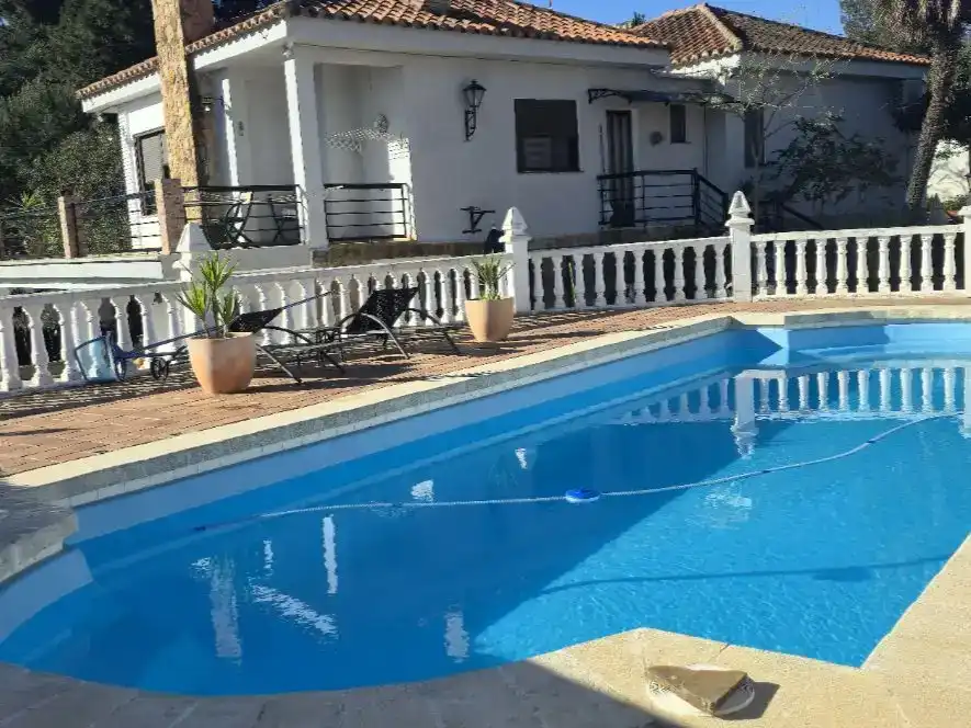 Schwimmbecken von Haus oder Chalet zum Verkauf in Chiva mit Klimaanlage, Schwimmbad und Balkon