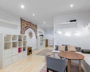 Sala d'estar de Apartament en venda en  Barcelona Capital amb Aire condicionat i Balcó