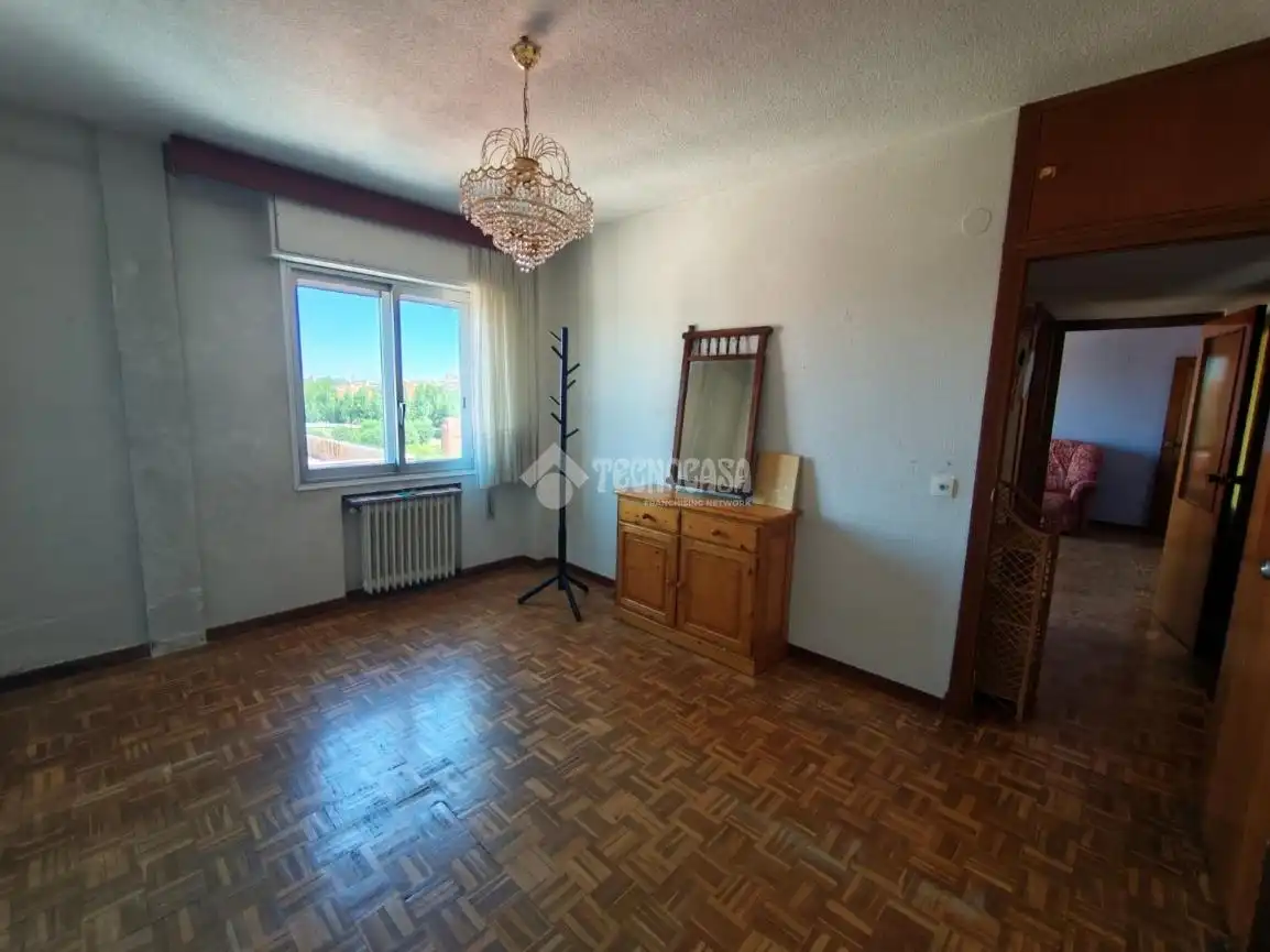 Habitación de Piso en venta en Madrid con Calefacción y Terraza
