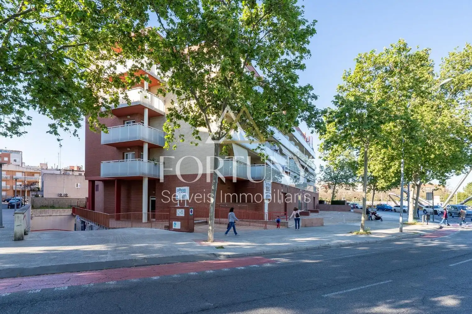 Vista exterior de Àtic en venda en Reus amb Piscina