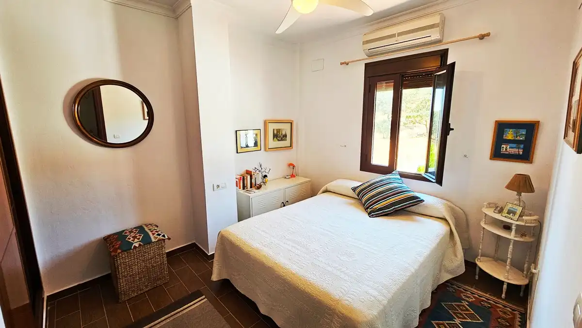 Habitación de Casa adosada en venta en Aroche con Aire acondicionado, Jardín privado y Amueblado