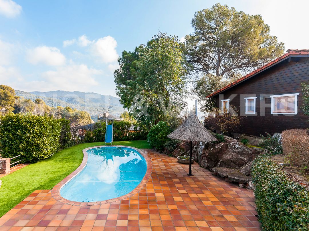 Garden of House or chalet for sale in Castellar del Vallès  with Air Conditioner, Heating and Private garden