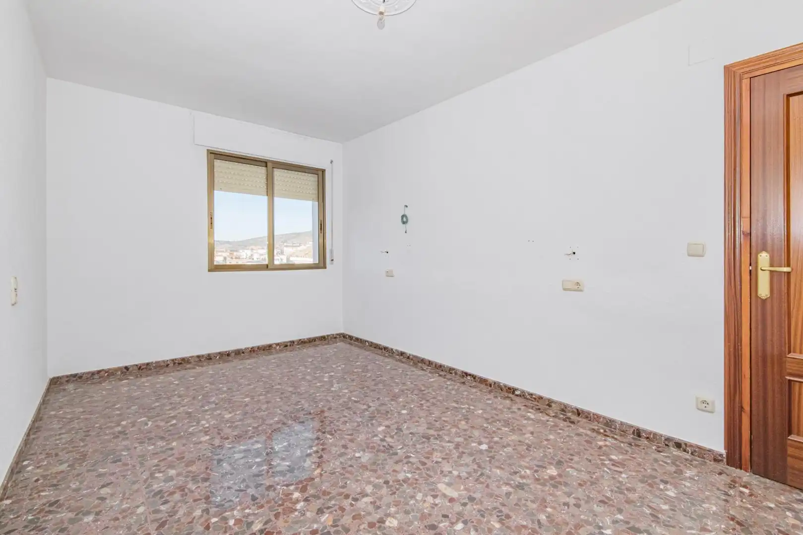 Schlafzimmer von Wohnung zum Verkauf in Montefrío mit Balkon