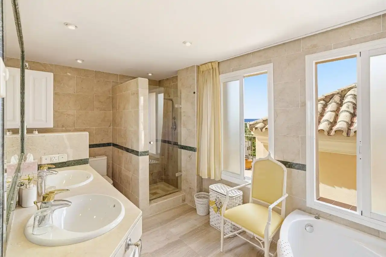 Piso con piscina en venta en Elviria - Cabopino, imagen 21