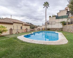 Piscina de Casa o xalet en venda en  Granada Capital amb Aire condicionat, Calefacció i Jardí privat