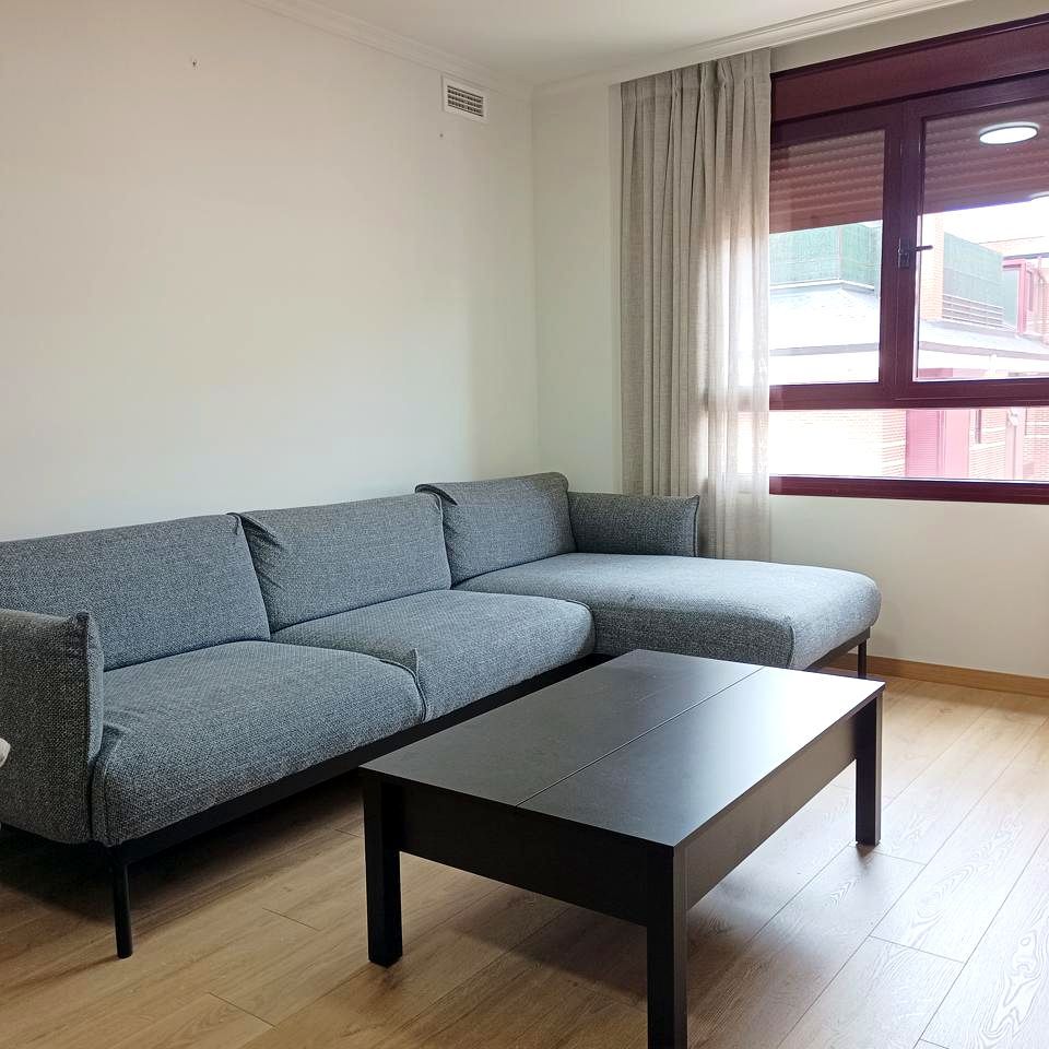 Sala de estar de Piso de alquiler en  Madrid Capital con Aire acondicionado, Trastero y Amueblado