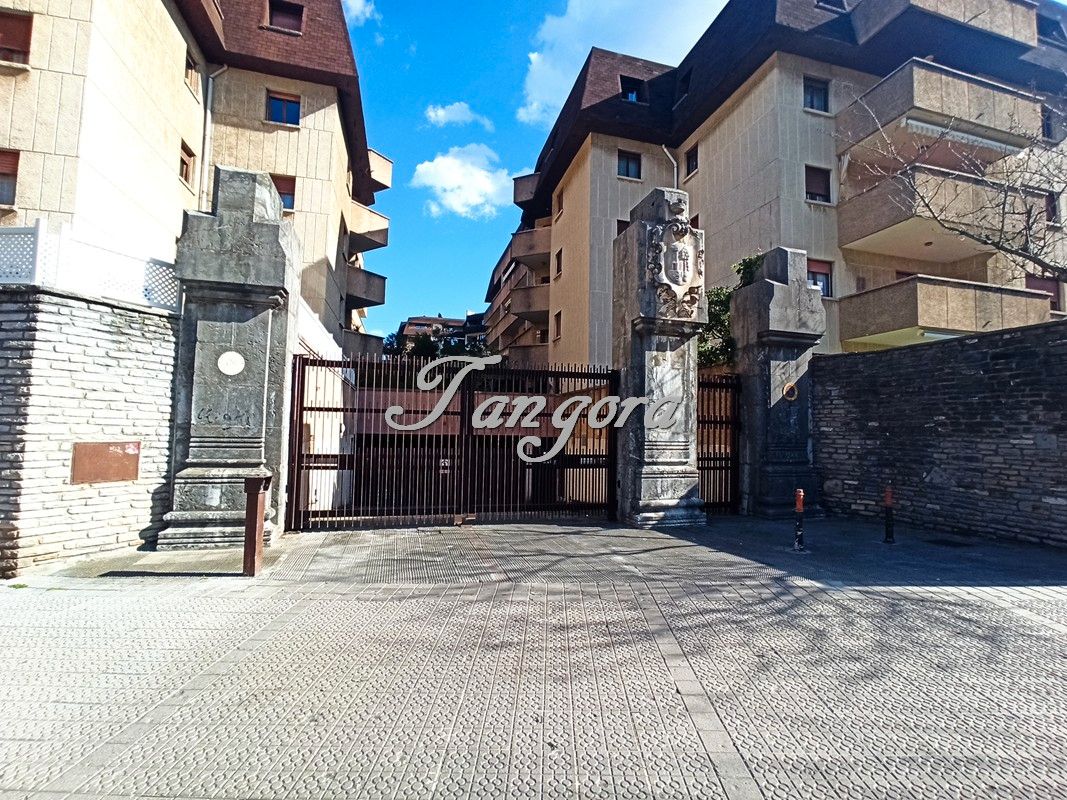 Vista exterior de Garatge de lloguer en Getxo 