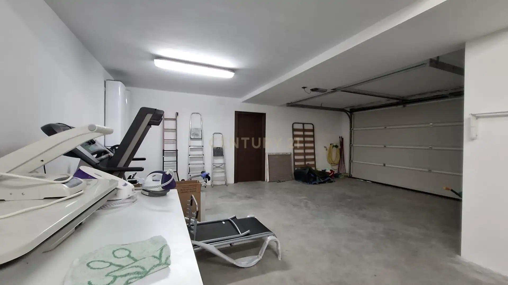 Casa o xalet en venda en La Zubia amb Aire condicionat, Jardí privat i Traster