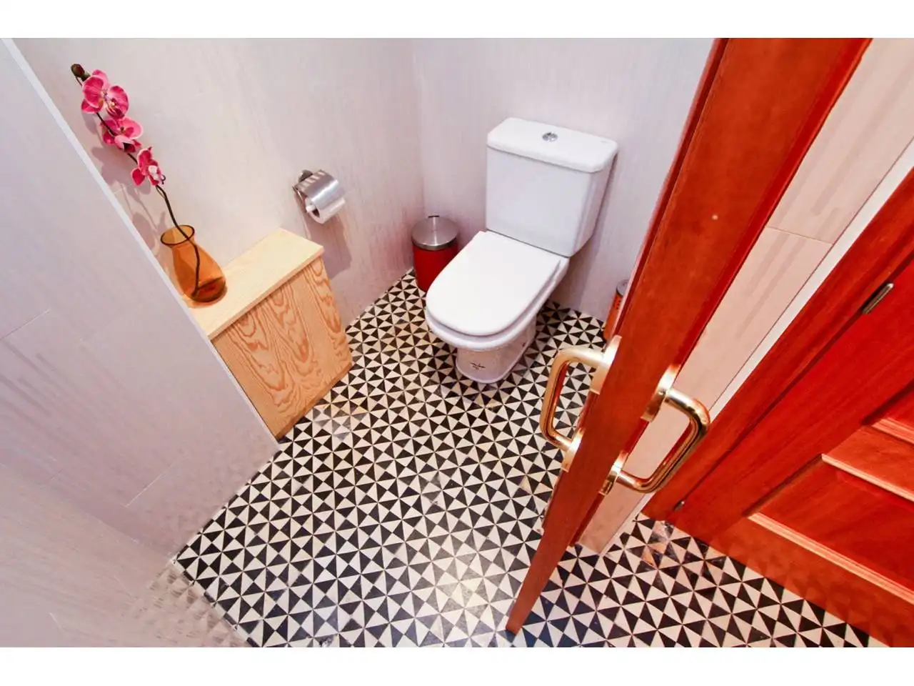 Baño de Finca rústica en venta en Forès con Calefacción, Jardín privado y Terraza