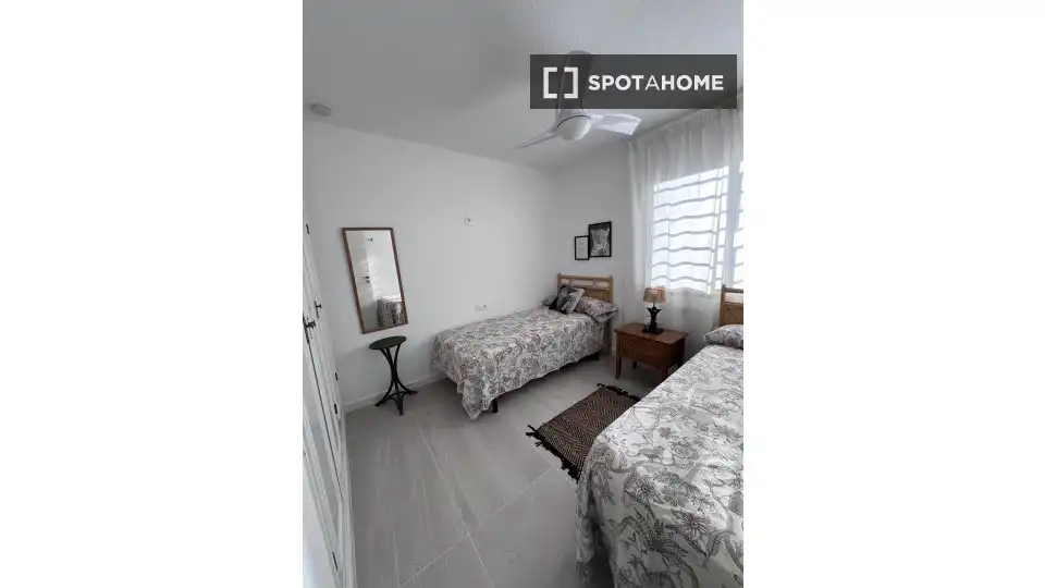 Room in La Magdalena - Molinos Marfagones