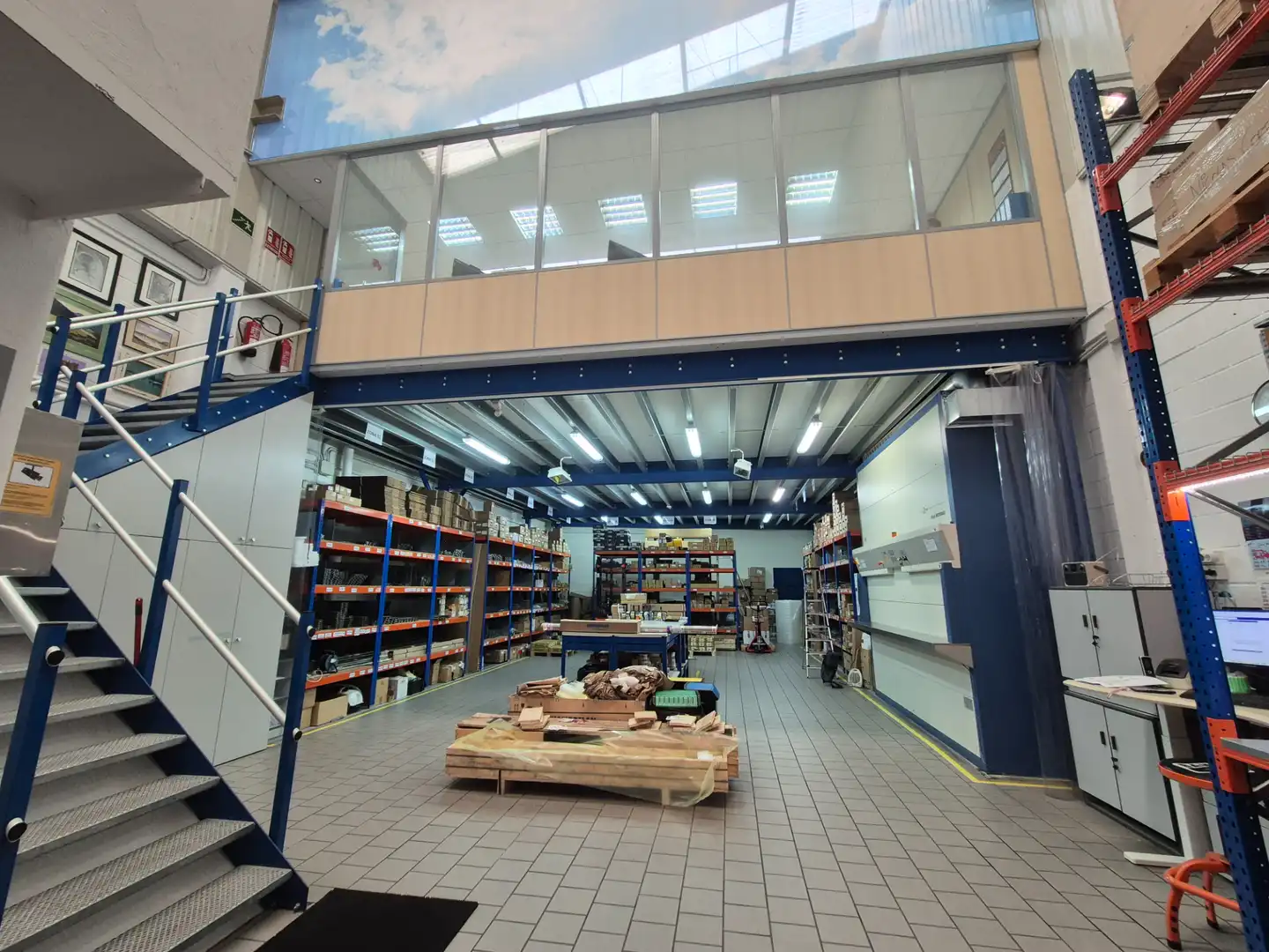 Industrial building for sale in Zuaznabar Kalea