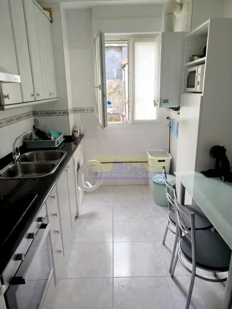 Kitchen of Flat for sale in Castro-Urdiales  with Heating
