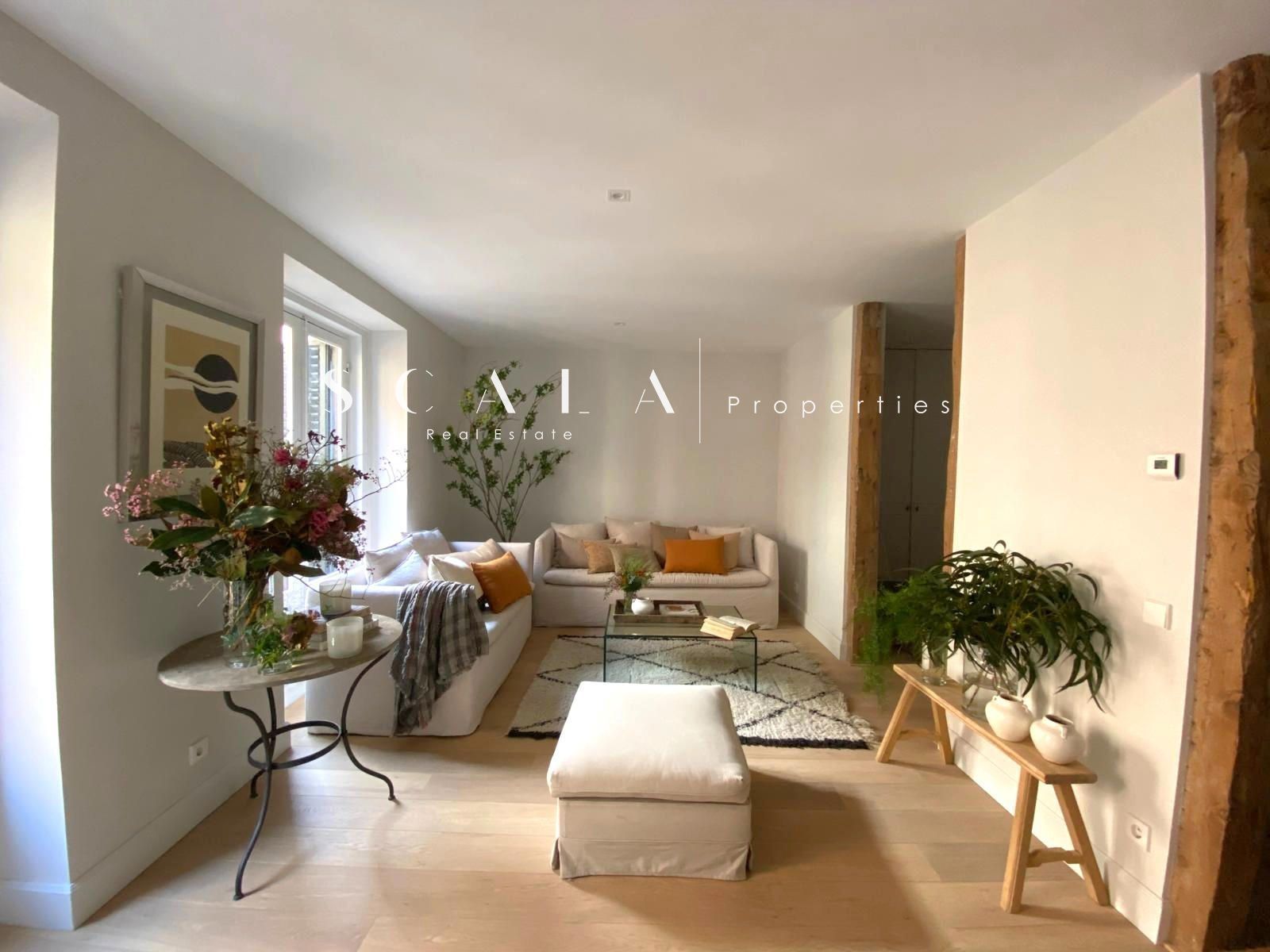 Living room of Flat to rent in  Madrid Capital  with Air Conditioner, Heating and Parquet flooring