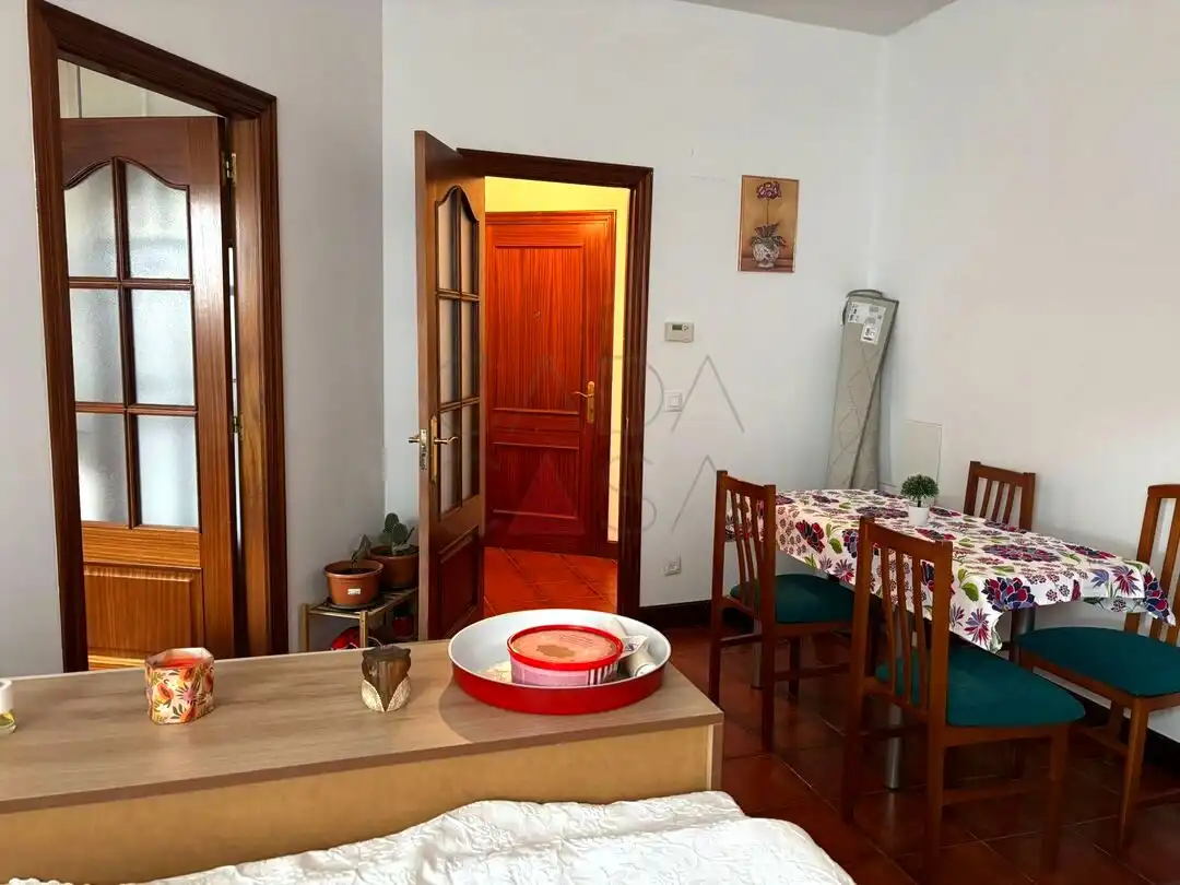 Esszimmer von Dachboden zum Verkauf in Camargo mit Heizung