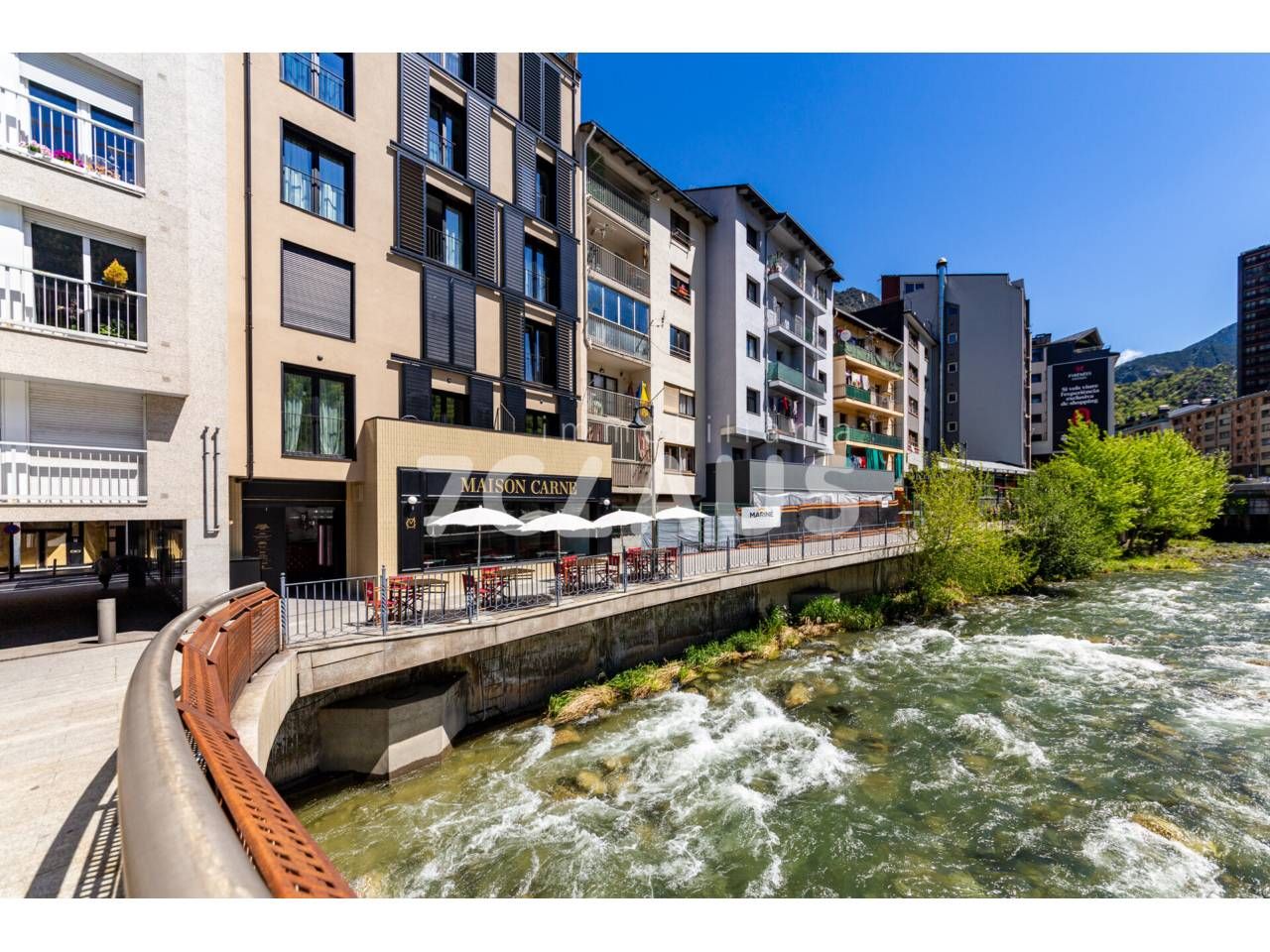 Building for sale in dr. Mitjavila , Centro