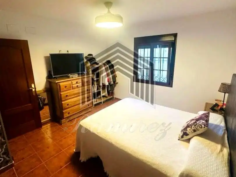 Vista exterior de Casa o xalet en venda en Chiclana de la Frontera amb Piscina