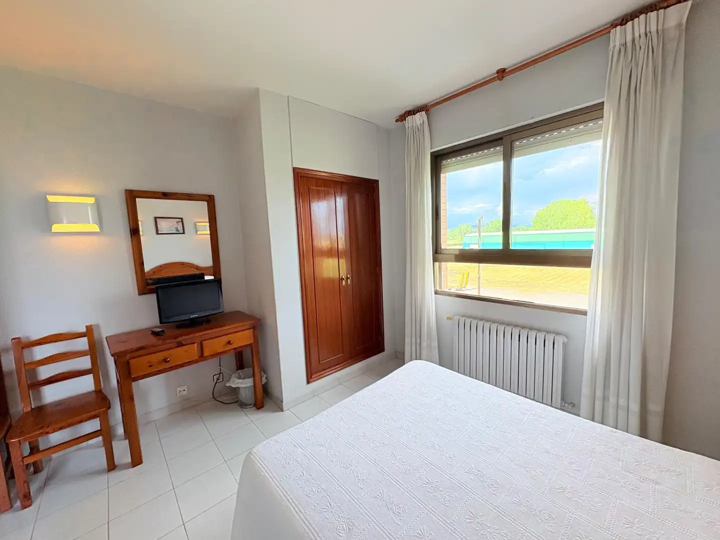 Schlafzimmer von Gebäude zum Verkauf in Carracedelo