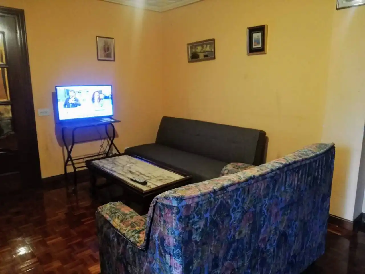 Living room of Flat for rent in Burgos  with Heating, Parquet flooring and Furnished