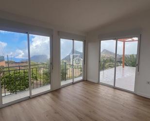 Vista exterior de Casa o xalet en venda en Vilaflor de Chasna amb Aire condicionat, Jardí privat i Terrassa