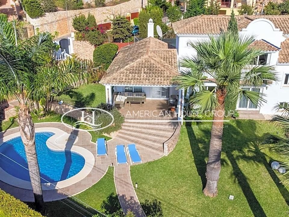 Exterior view of House or chalet for sale in Marbella  with Air Conditioner, Heating and Private garden
