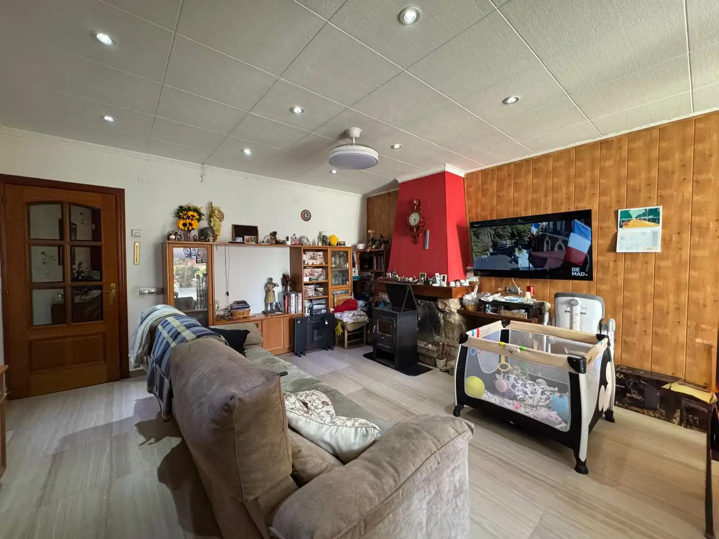 Casa adosada en venta en Sabadell con Calefacción, Terraza y Trastero