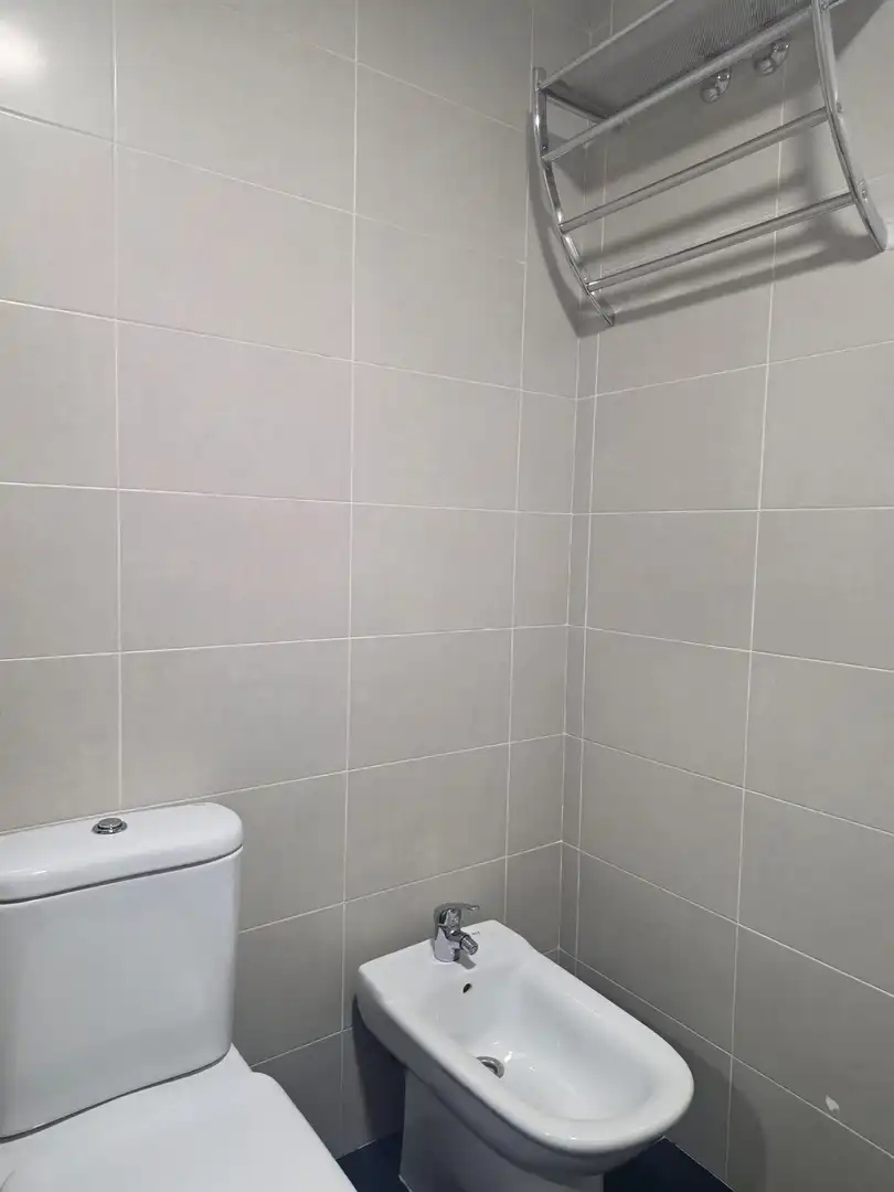 Bathroom of Apartments for sale in Plaza Castelar - Mercado Central