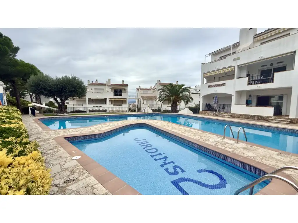Piscina de Apartamento en venta en Roses