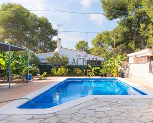 Vista exterior de Casa o xalet en venda en Cubelles amb Terrassa i Piscina