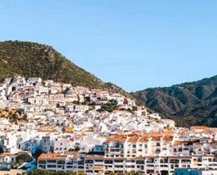 Vista exterior de Apartament en venda en Ojén amb Calefacció, Terrassa i Moblat