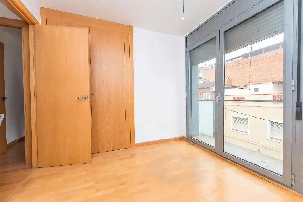 Piso en venta en Carrer Moianès, Hostal