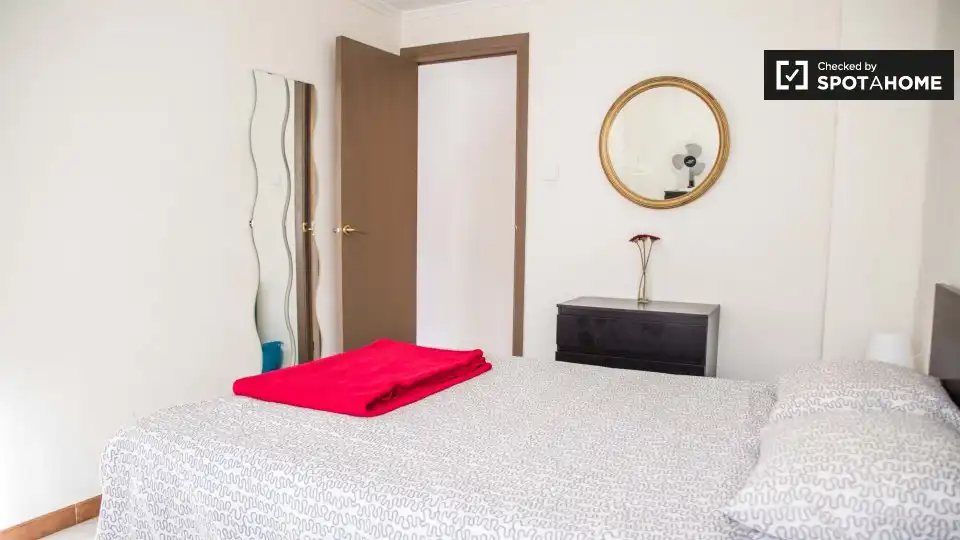 Dormitori de Apartament per a compartir en Mislata amb Aire condicionat, Calefacció i Terrassa