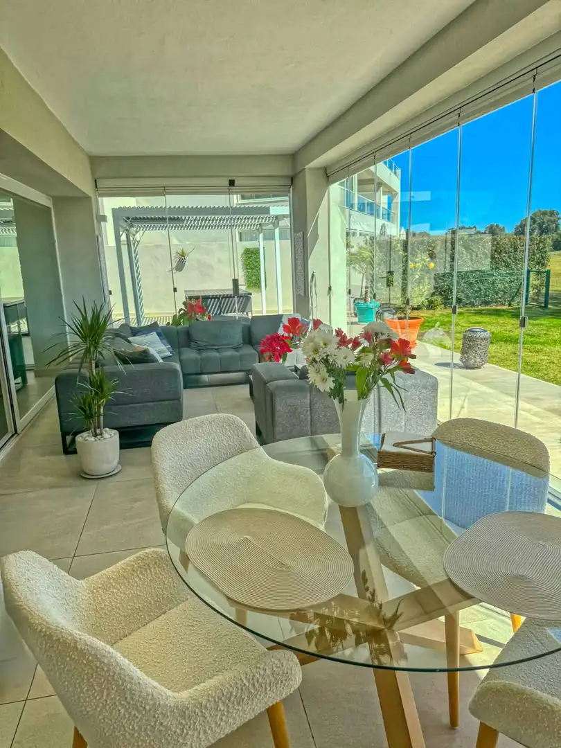 Casa aparellada amb piscina en venda a Sotogrande Alto, imagen 3