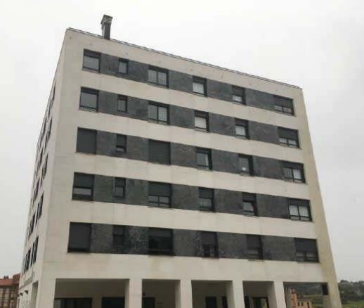 Vista exterior de Local en venta en Avilés