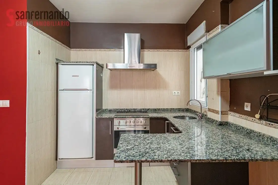 Cocina de Piso en venta en Torrelavega  con Calefacción y Balcón