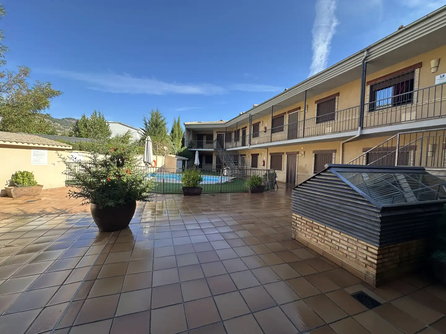 Vista exterior de Pis en venda en La Iruela amb Aire condicionat, Traster i Piscina comunitària