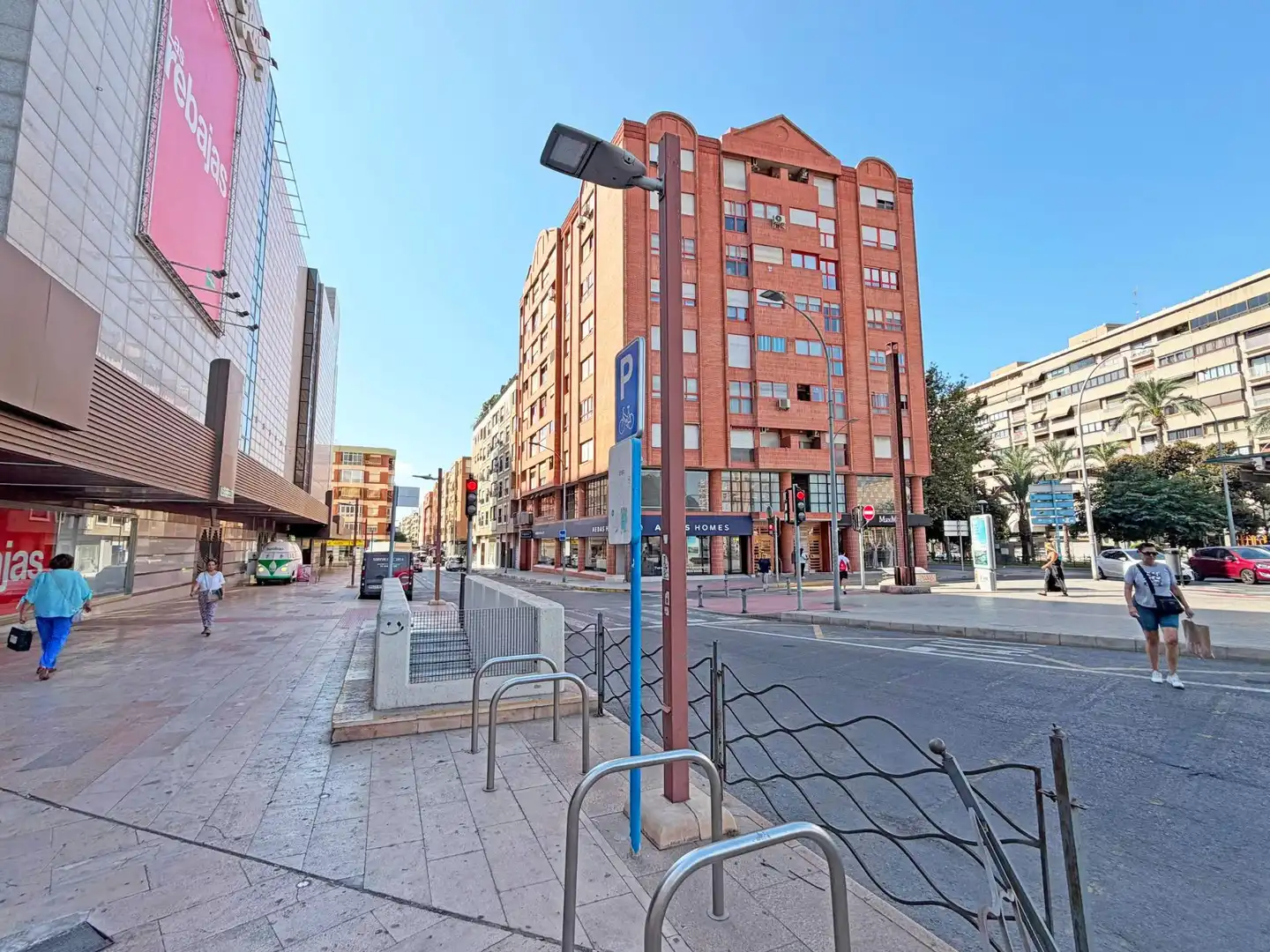 Außenansicht von Geschaftsraum zur Miete in Alicante / Alacant mit Klimaanlage, Terrasse und Möbliert