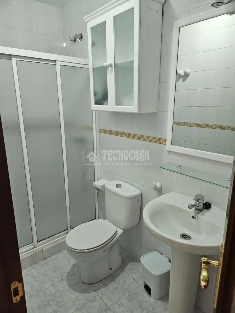 Badezimmer von Wohnung zur Miete in Conil de la Frontera