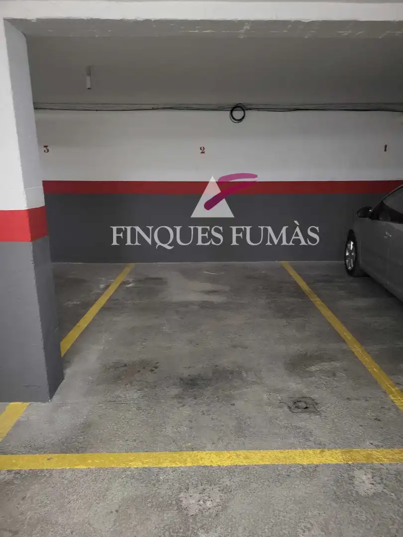 Parkplatz von Garage zur Miete in Cervera