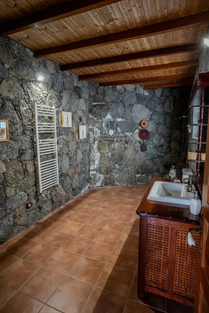 Baño de Casa o chalet en venta en Vega de San Mateo con Aire acondicionado, Calefacción y Jardín privado