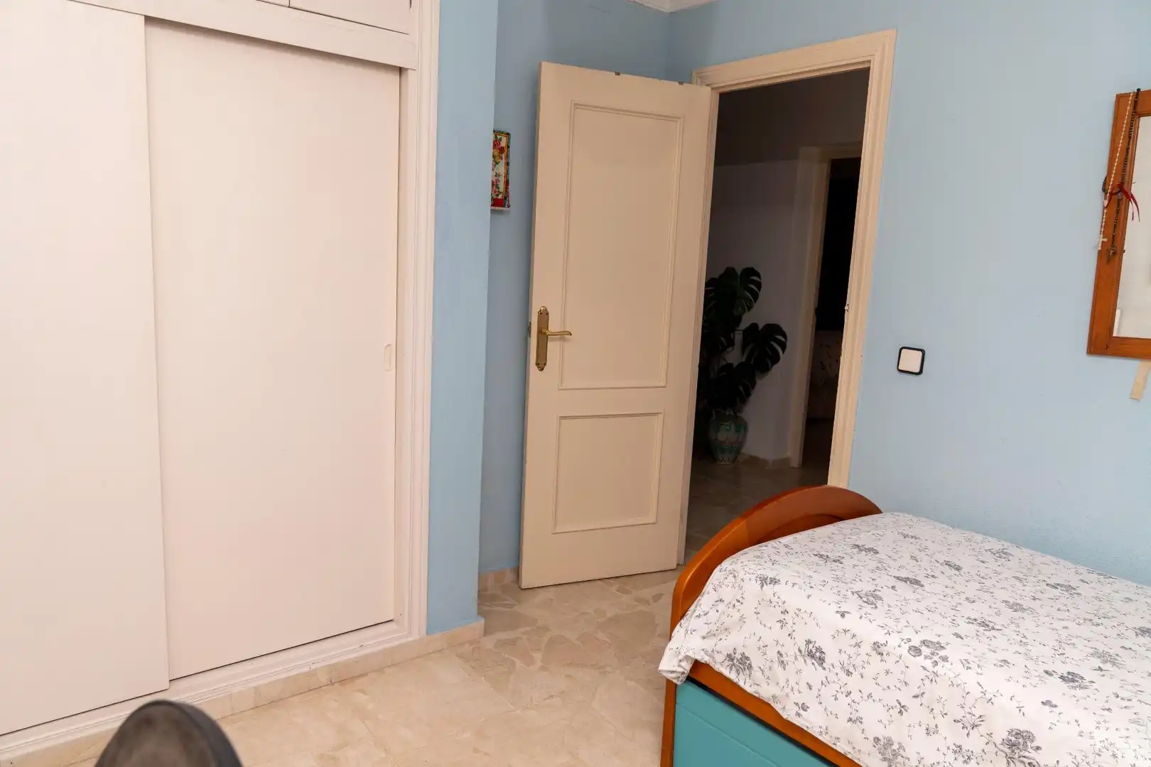 Habitación de Casa adosada en venta en Almonte con Terraza, Trastero y Balcón