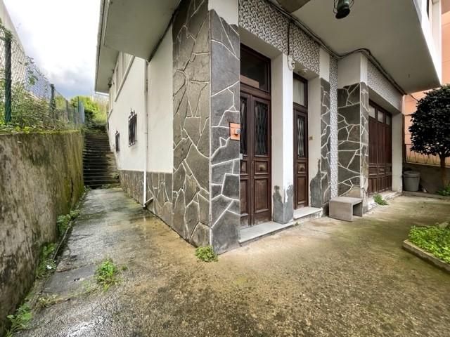 Vista exterior de Casa o xalet en venda en Betanzos amb Calefacció, Jardí privat i Terrassa